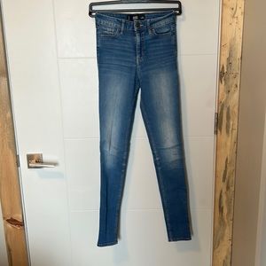 Hollister Super Skinny Highrise Size - 0